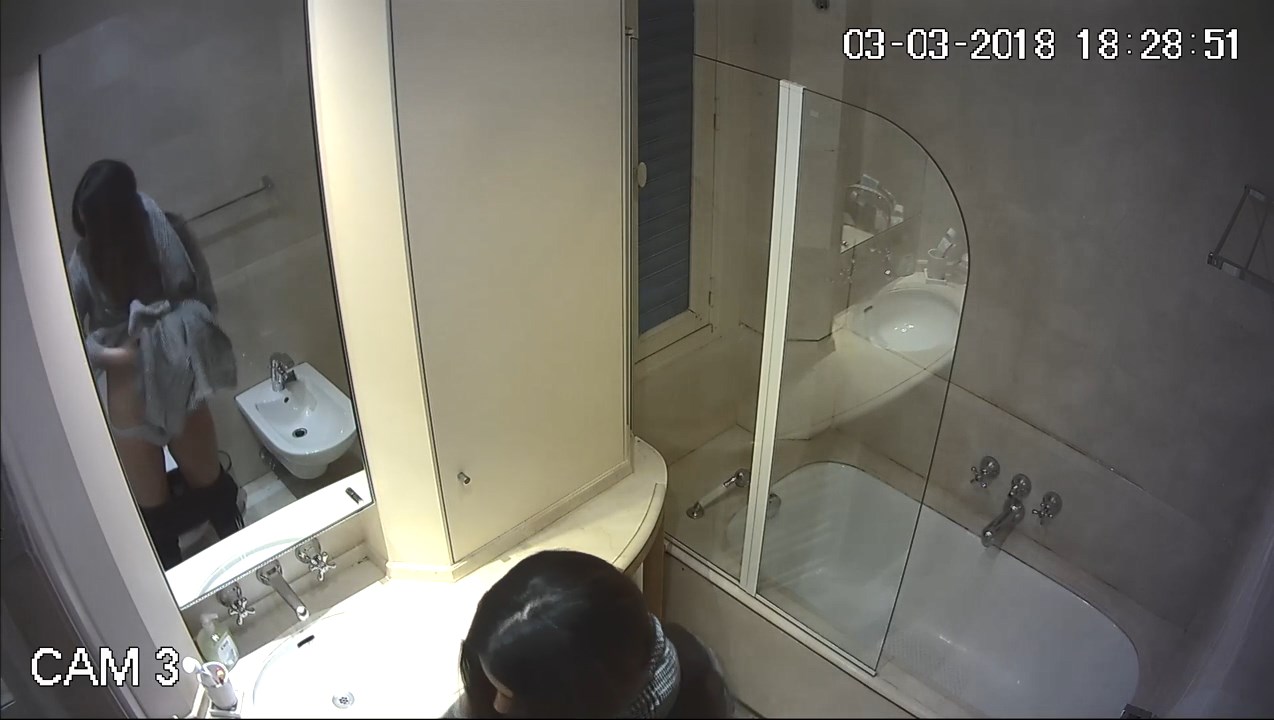 Hotel (toilet + bathroom) 10